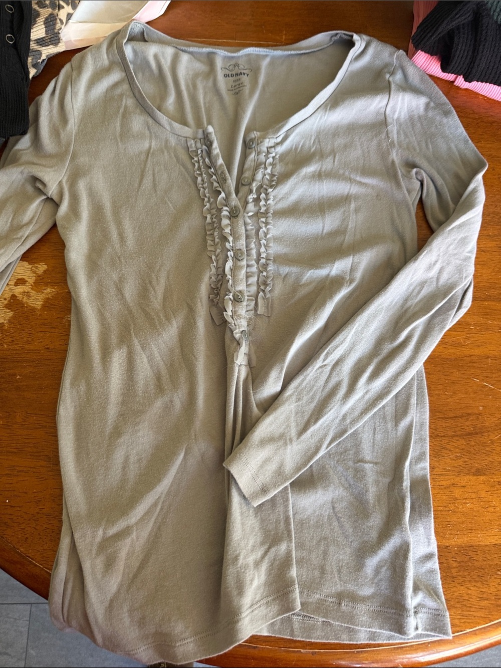 Old Navy Light Gray Ruffle Henley Long Sleeve Top
